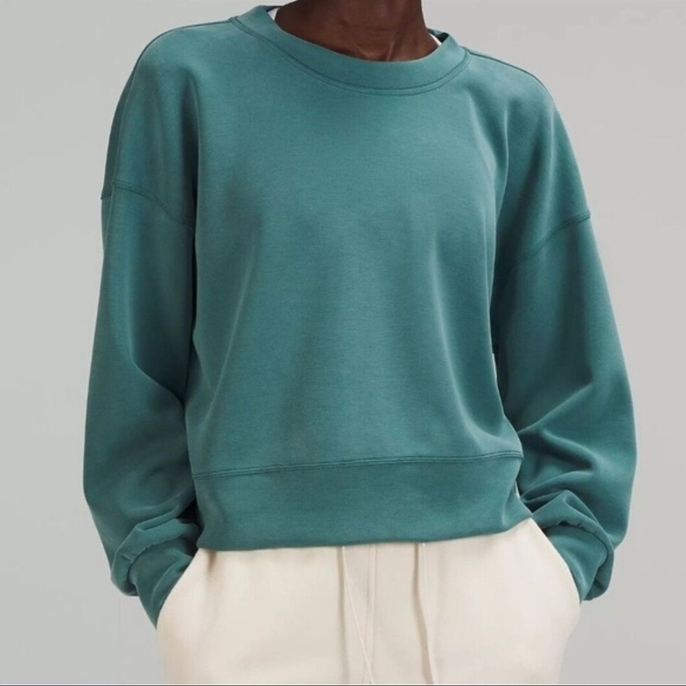lLULULEMON Softstreme Perfectly Oversized Cropped Crew
